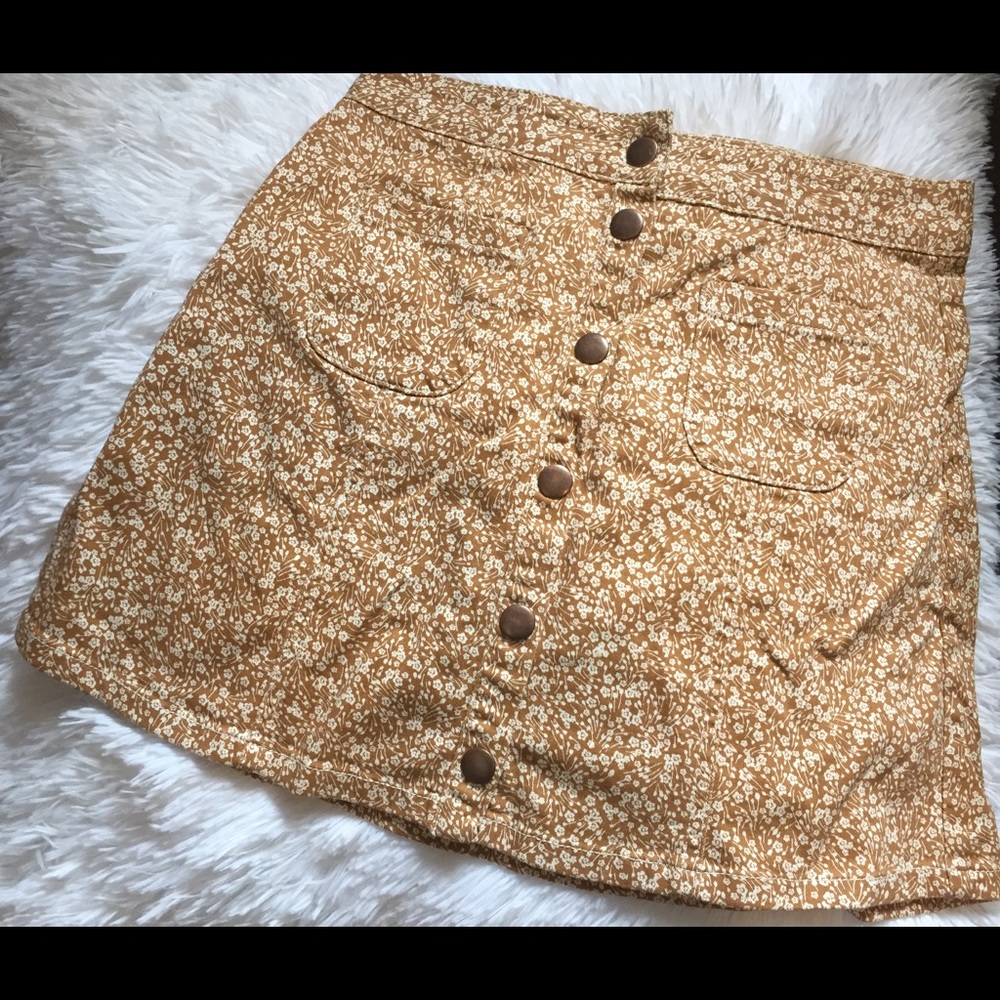 Floral button skirt